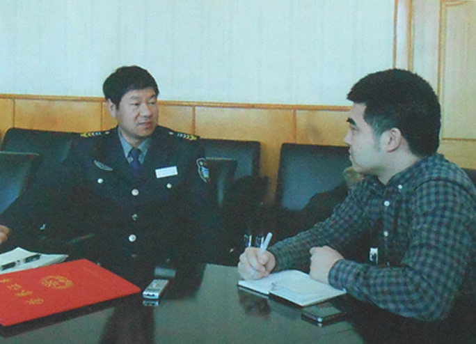 劉永軍接受記者采訪圖片